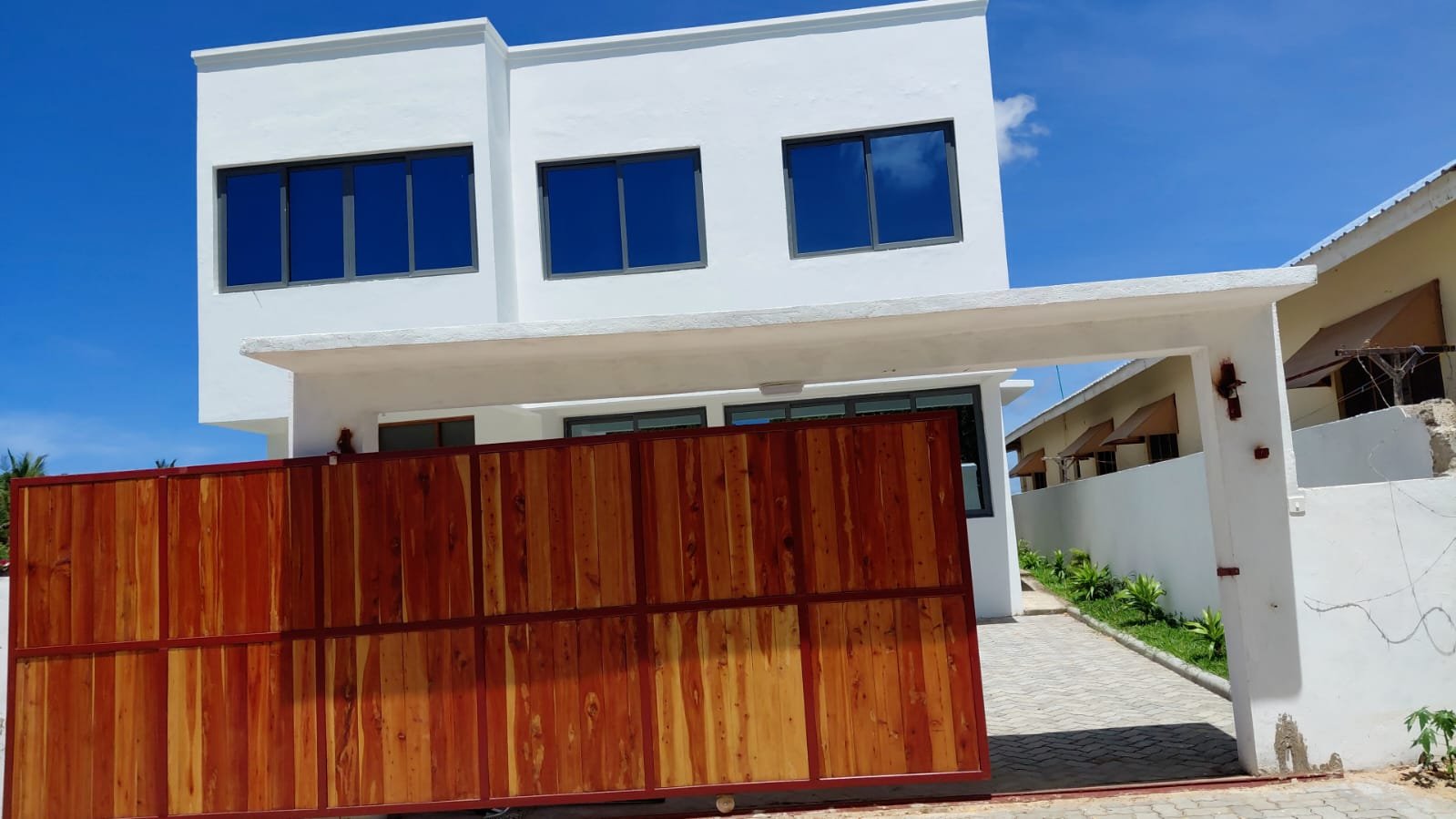 Elegant 4-Bedroom House for Sale in Casuarina, Malindi - property image 3