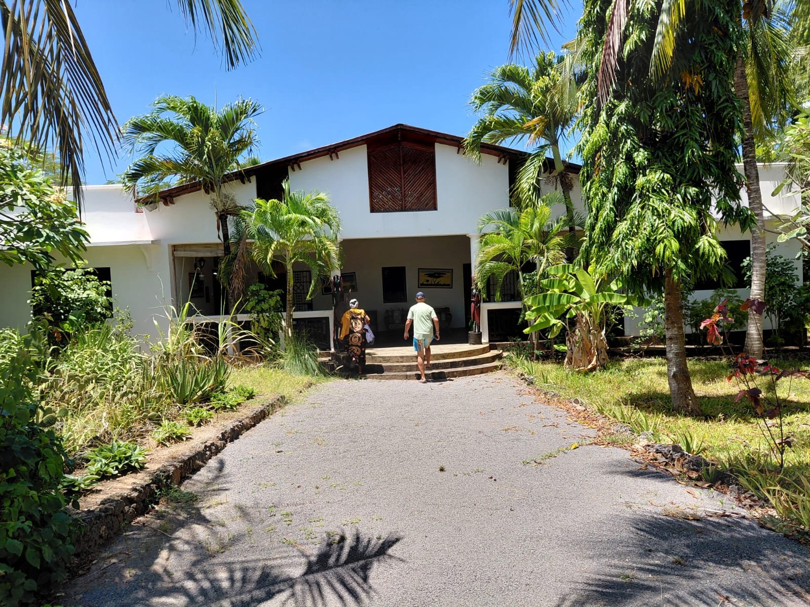 Spacious 3-Bedroom Home on ½ Acre Near the Beach in Watamu