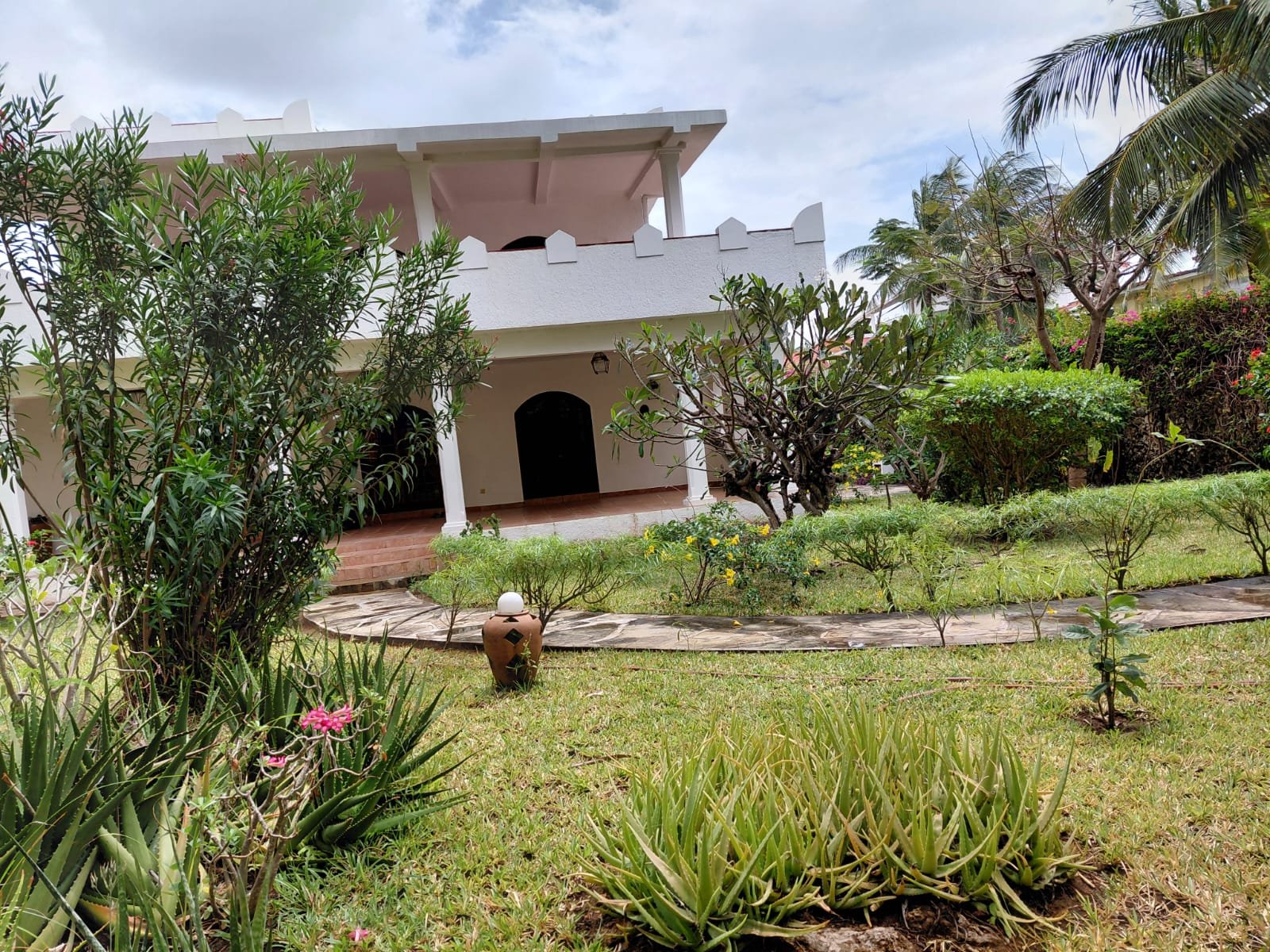 Spacious 4-Bedroom House 3 Minutes from the Beach in Watamu - property image 5