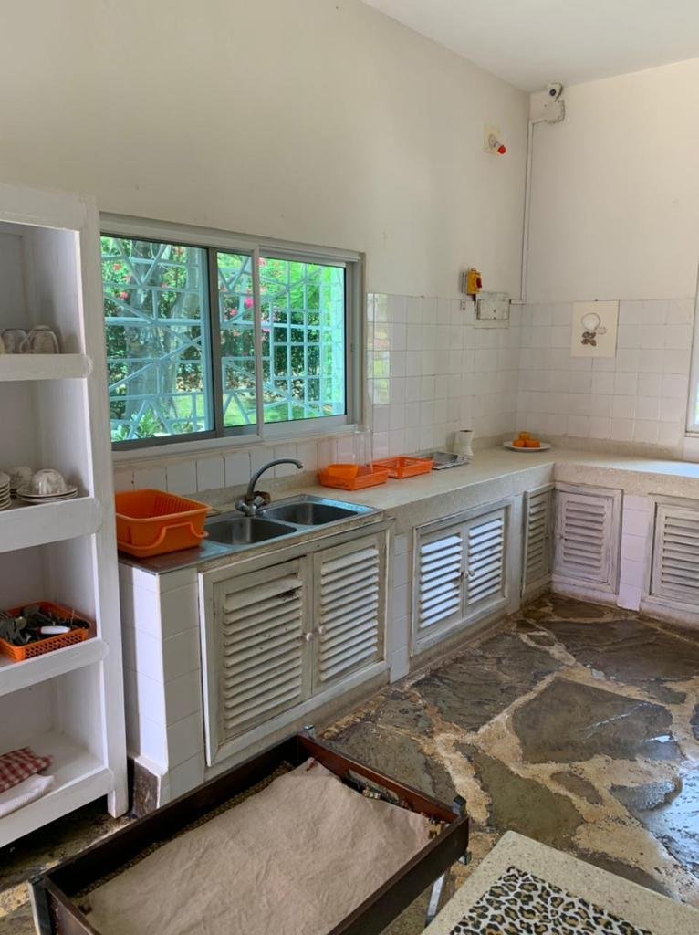 Elegant 4-Bedroom House on ½ Acre for Sale in Casuarina, Malindi - property image 2