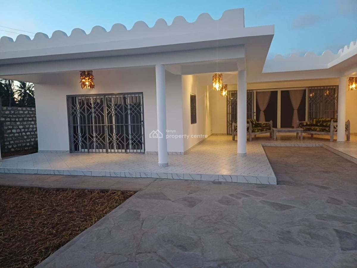 Charming 2-Bedroom Ensuite House on ½ Acre in Turtle Bay, Watamu - property image 3