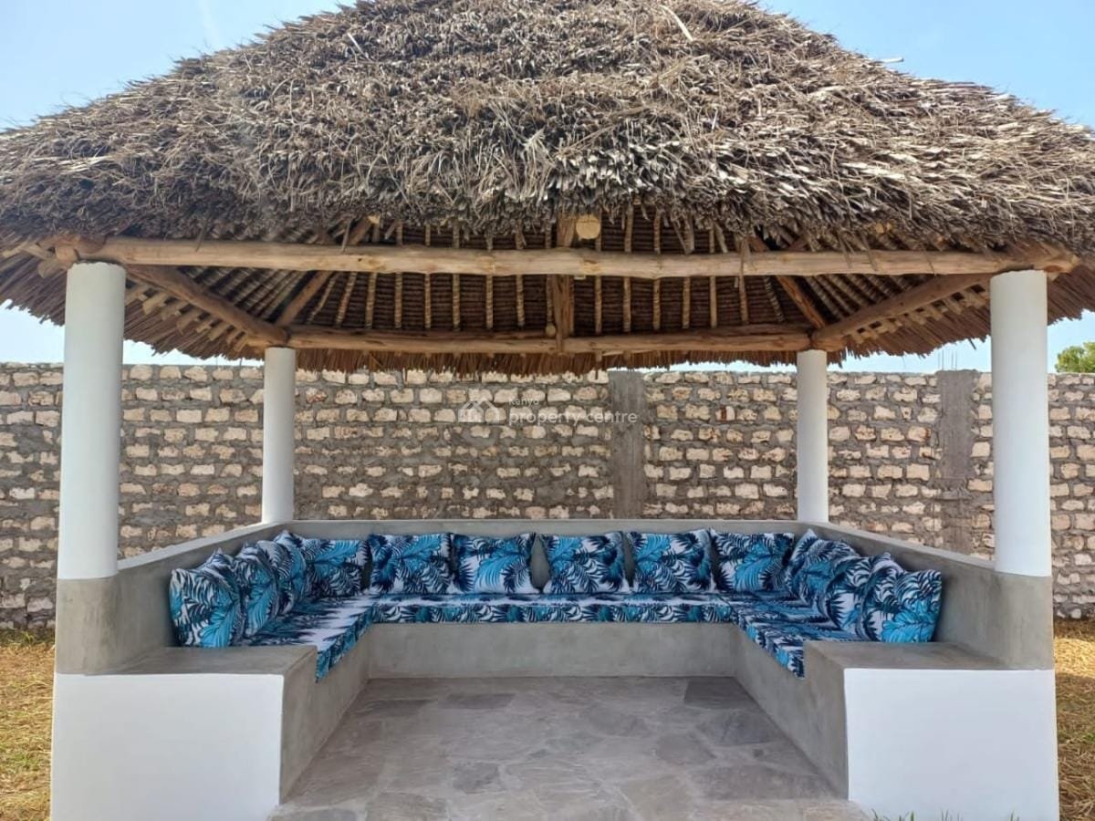 Charming 2-Bedroom Ensuite House on ½ Acre in Turtle Bay, Watamu - property image 2