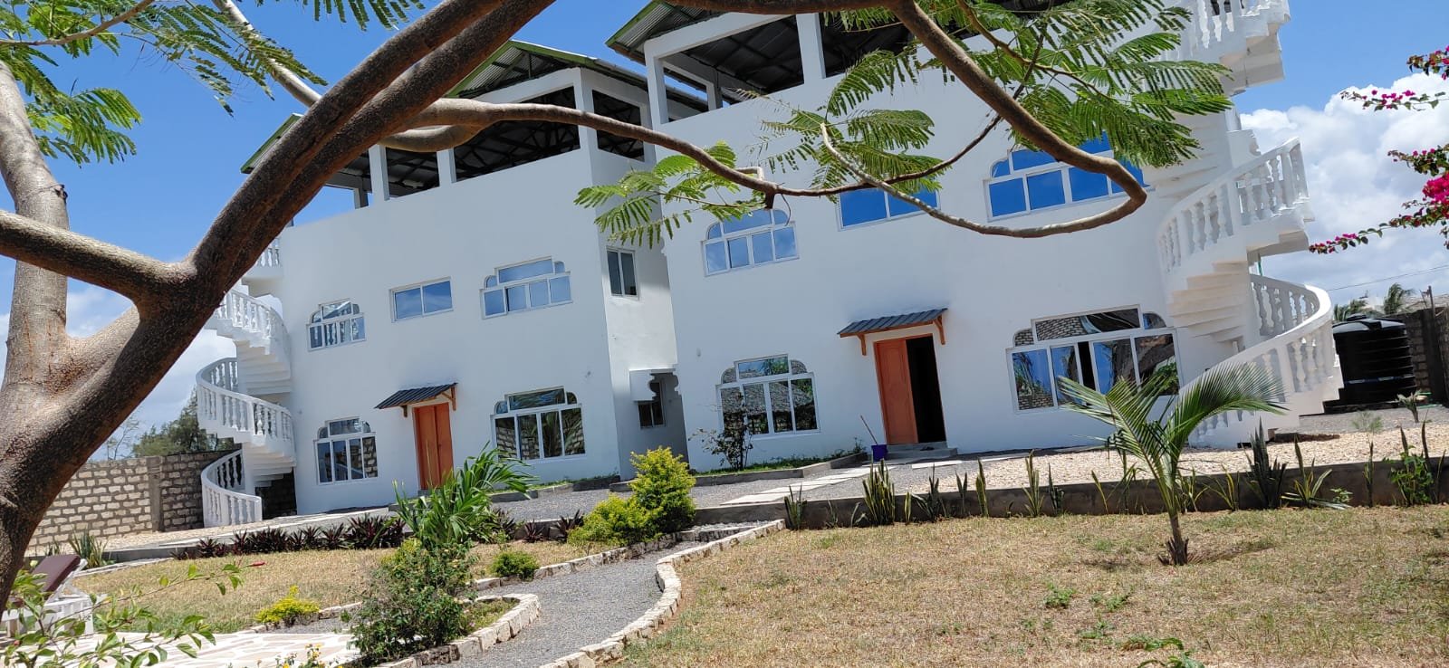 Spacious 6-Bedroom House Just 2 Minutes from the Beach in Paparemo, Watamu - property image 3