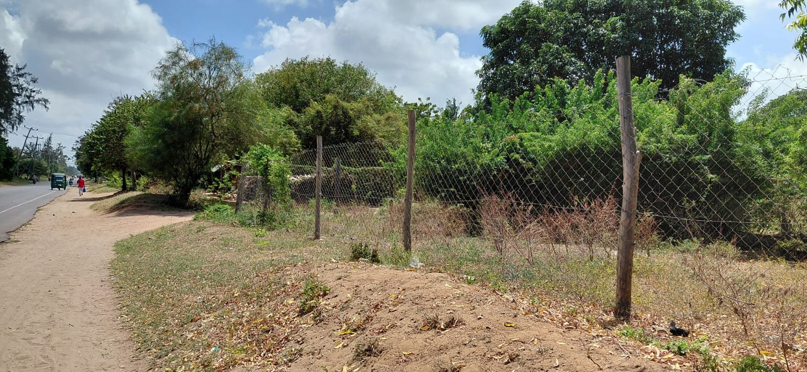 Prime 1-Acre Roadside Land for Sale on Gede–Watamu Road in Along Gede-Watamu road, Watamu, Kilifi - property image 3